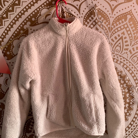 White cropped fluffy sweater - Picture 3 of 4